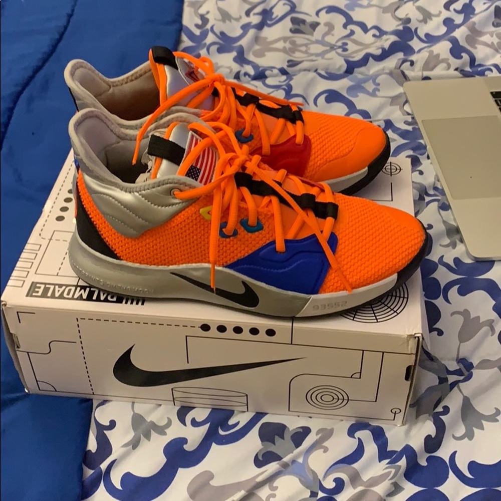 PG 3 NASA size 9 worn with box 📦